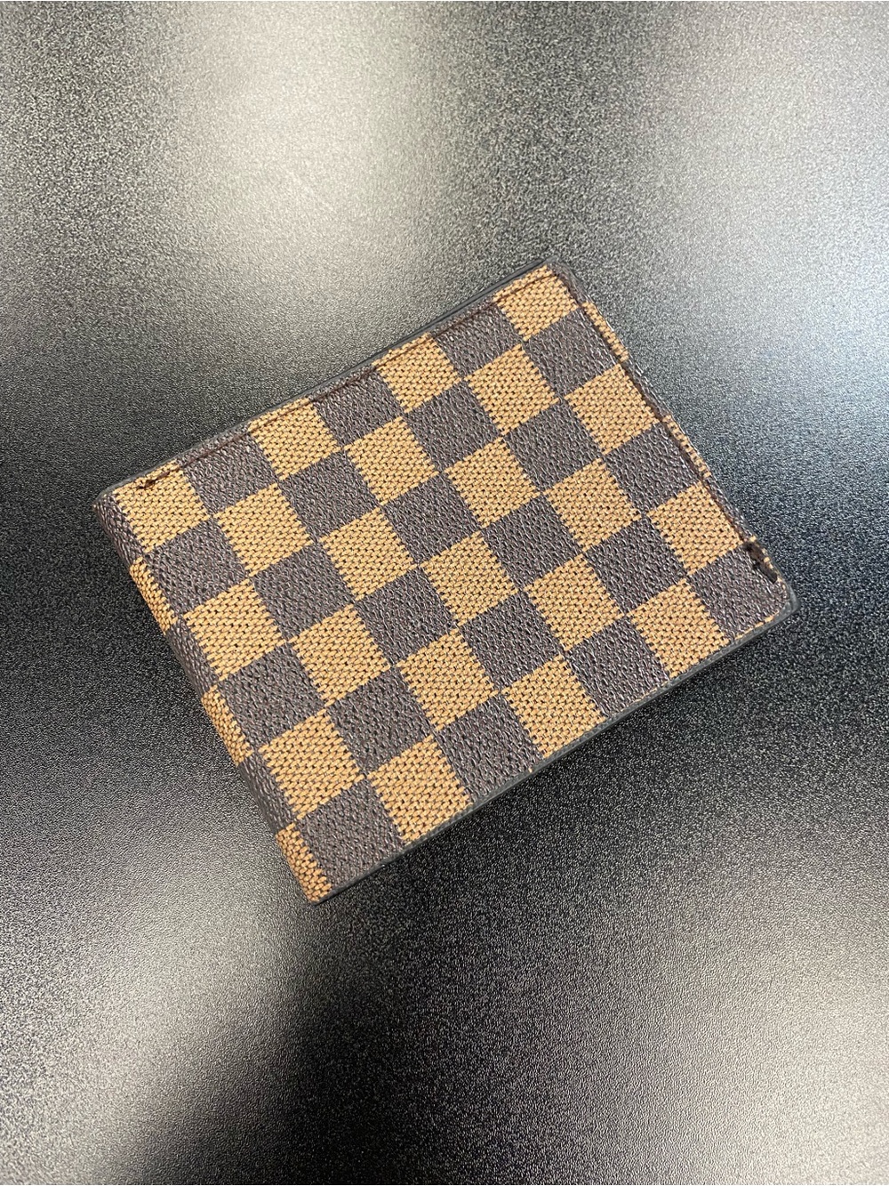 Classic Checkered Men’s Bifold Wallet - Brown